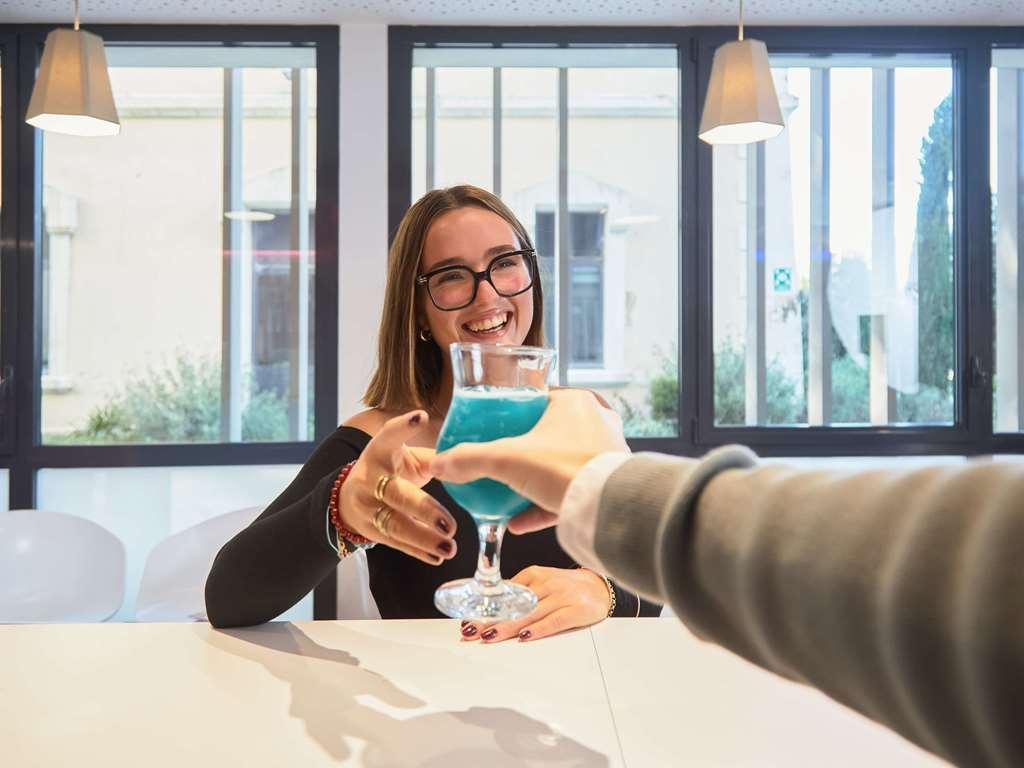 Готель Ibis Styles Montelimar Centre Ресторан фото